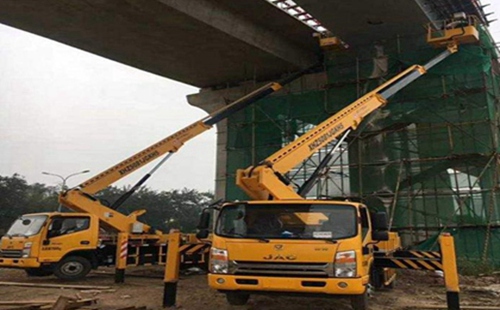 河南高空车租赁，升降机在建筑施工行业中的“三大”优势